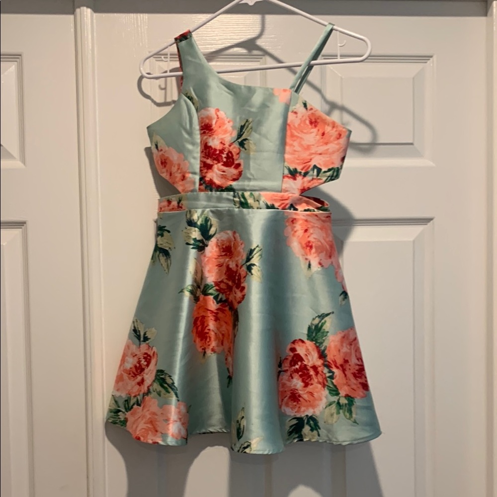 Zumie Floral Girls Dress in Blue and Pink WORN ONCE- in perfect condition
